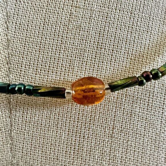 Green open circle beaded pendant necklace - Picture 6 of 9